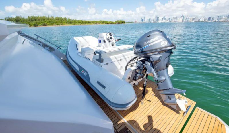 
								AZIMUT 66 full									