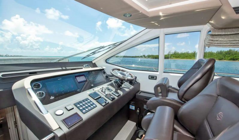 
								AZIMUT 66 full									