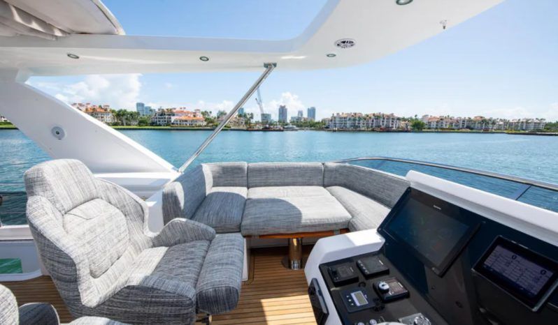 
								AZIMUT 66 full									