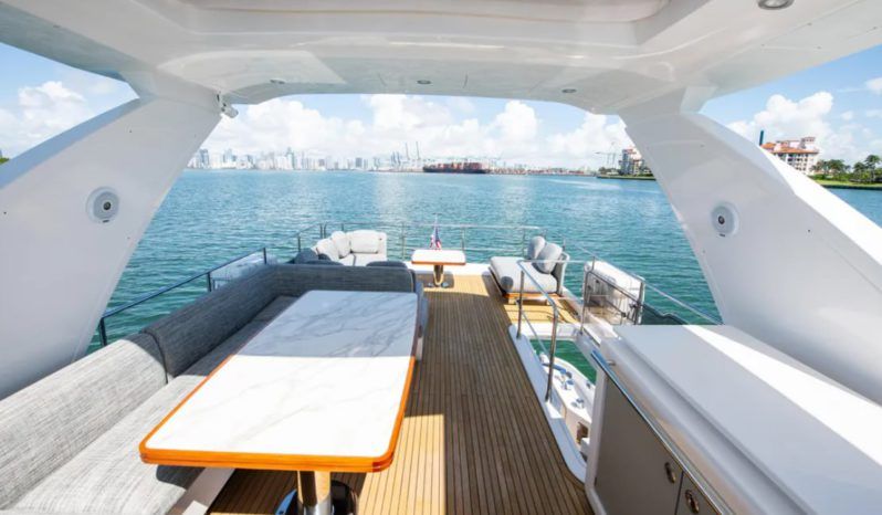 
								AZIMUT 66 full									
