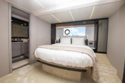 
										AZIMUT 66 full									