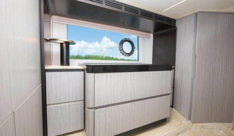 
								AZIMUT 66 full									