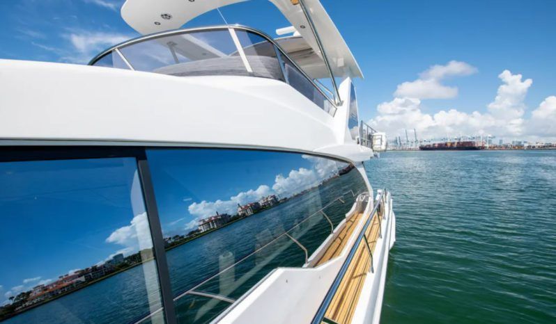 
								AZIMUT 66 full									
