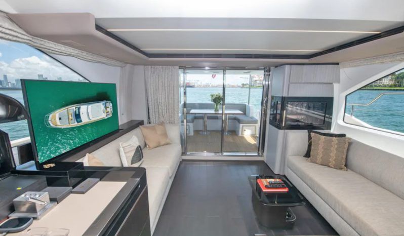 
								AZIMUT 66 full									