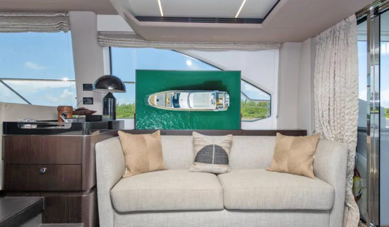 
								AZIMUT 66 full									