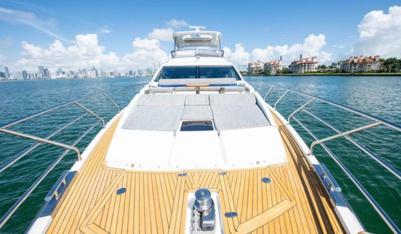 
								AZIMUT 66 full									