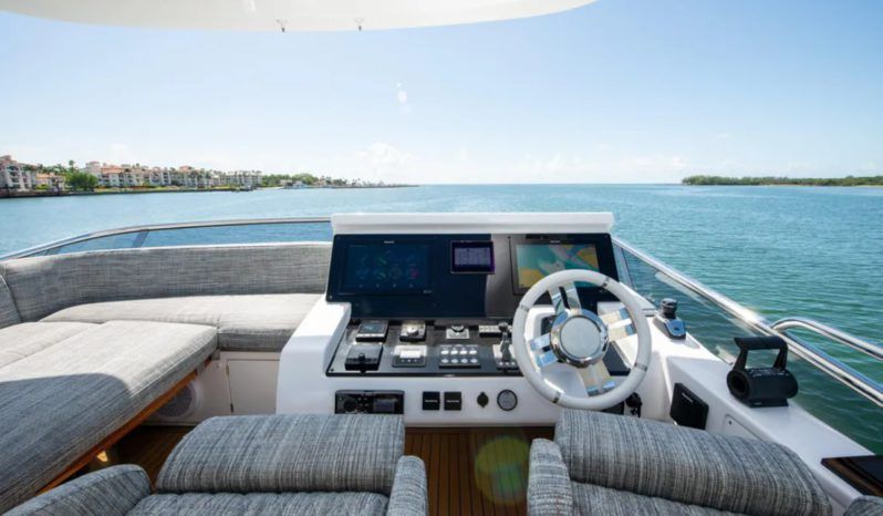 
								AZIMUT 66 full									