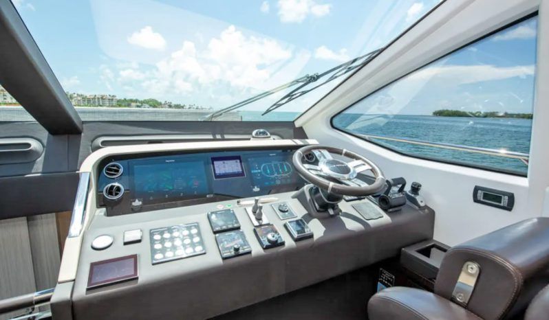 
								AZIMUT 66 full									