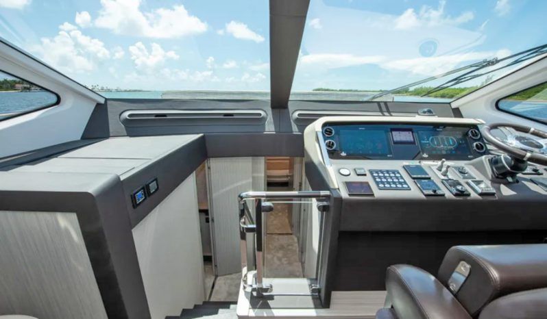 
								AZIMUT 66 full									
