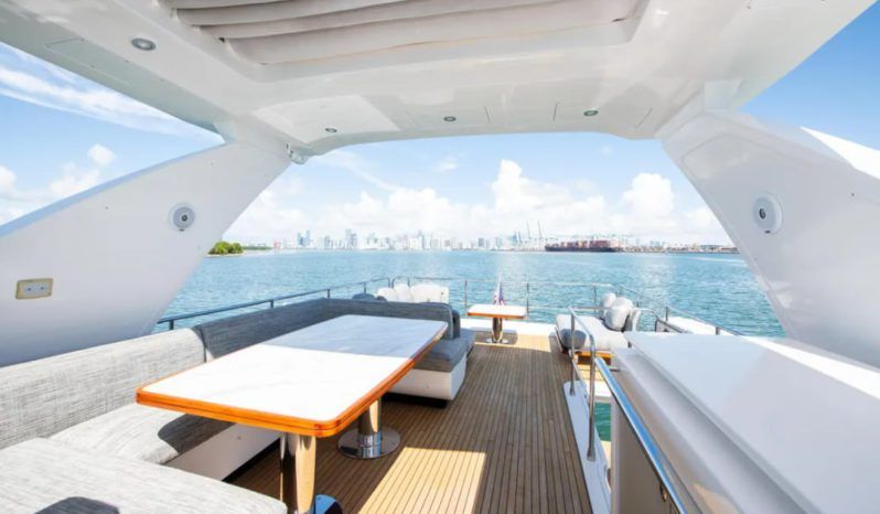 
								AZIMUT 66 full									