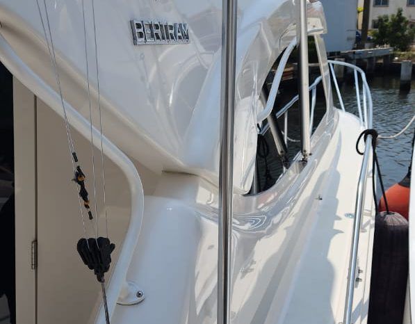 
								BERTRAM 390 41.8 full									