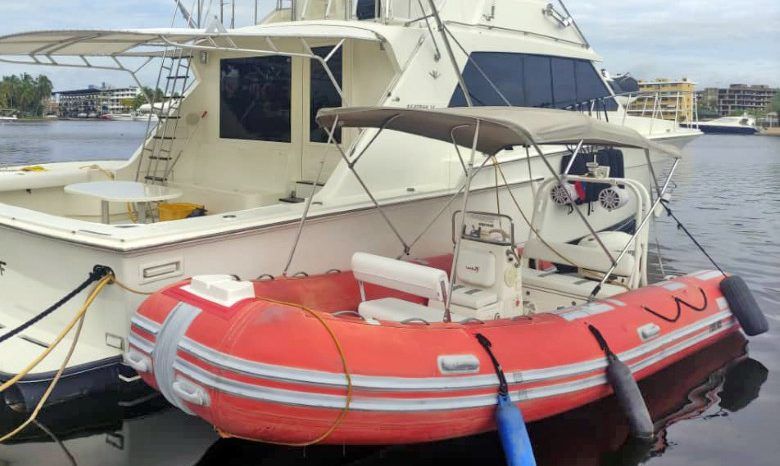 
								DINGHY CARIBE 20 full									