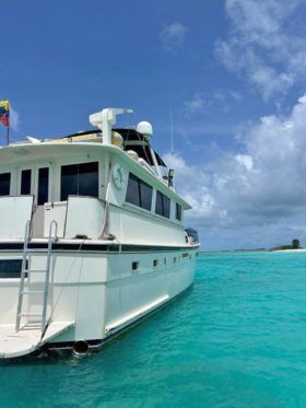 HATTERAS MOTOR YACHTS 61
