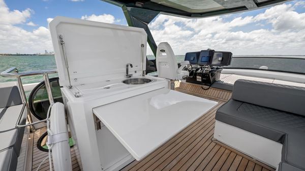 OKEAN 52 full