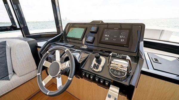 OKEAN 52 full