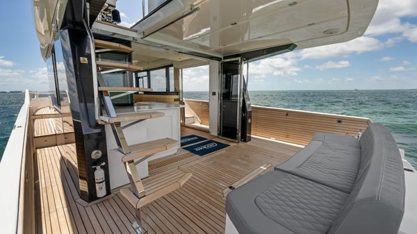 OKEAN 52 full
