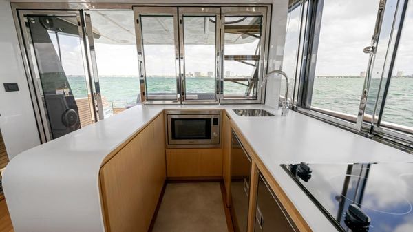 OKEAN 52 full