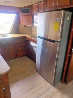 
										HATTERAS MOTOR YACHTS 61 full									