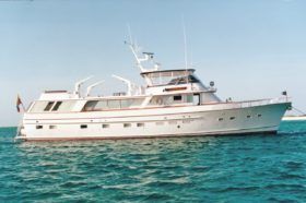 BURGER HOUSEBOAT 82
