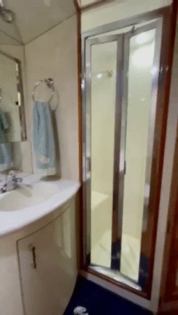 
										HATTERAS SPORT FISHERMAN 50 full									