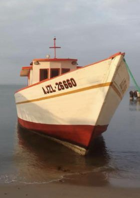 BARCO DE MADERA ENFIBRADA 14.75MTRS