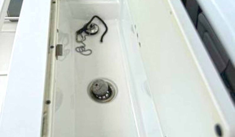 
								BLACKFIN 272CC 27 full									