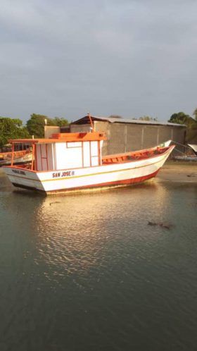 BARCO DE MADERA ENFIBRADA 14.75MTRS