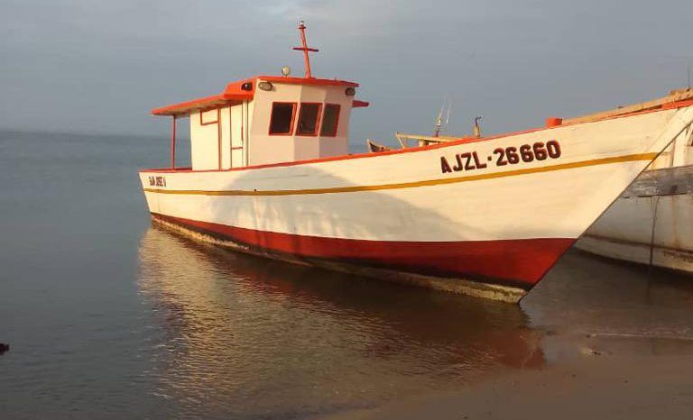 
								BARCO DE MADERA ENFIBRADA 14.75MTRS full									