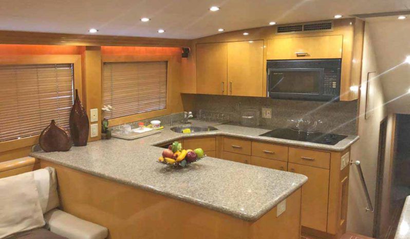 
								HATTERAS CONVERTIBLE 55 full									