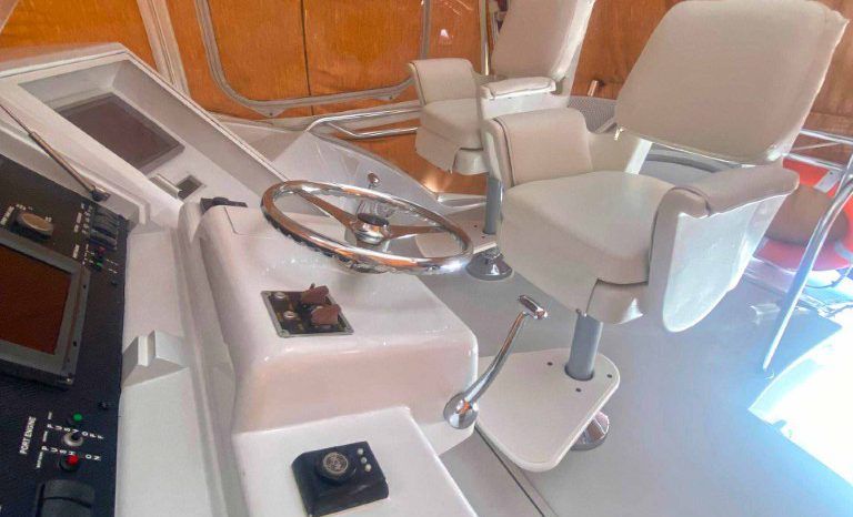 
								HATTERAS CONVERTIBLE 60 full									