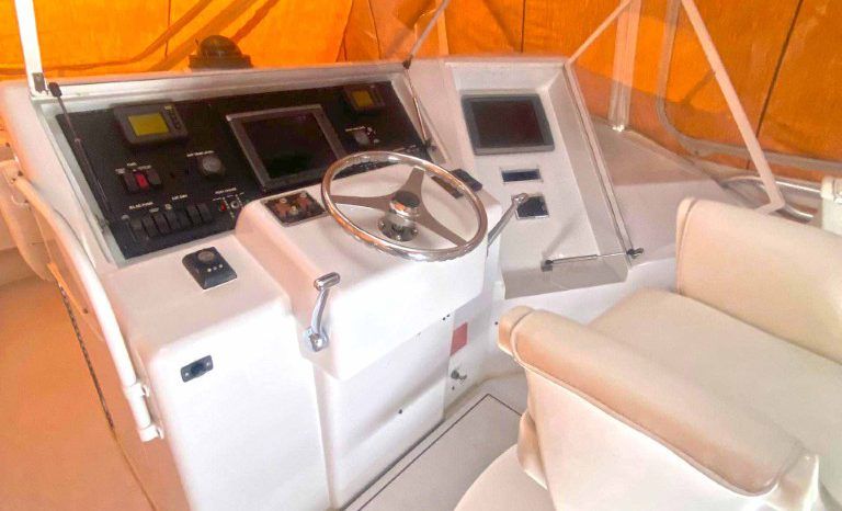 
								HATTERAS CONVERTIBLE 60 full									