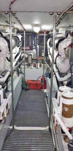 
										HATTERAS SPORT FISHERMAN 65 full									