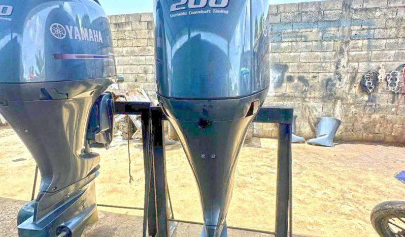 
								PAREJA YAMAHA FOUR STROKE 200HP full									