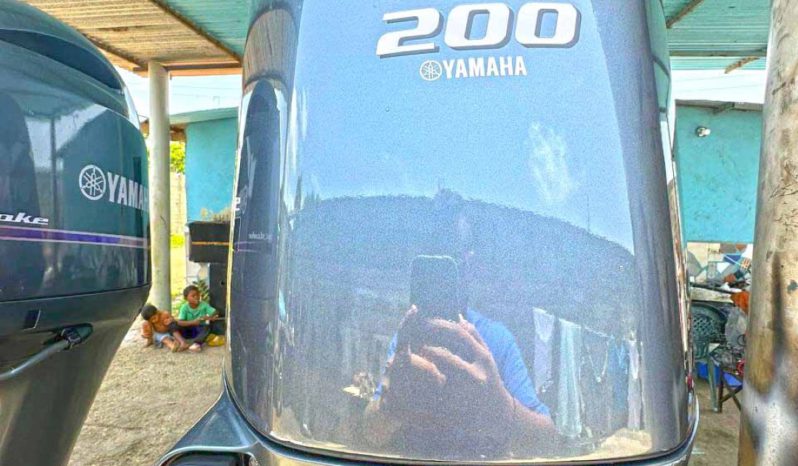 
								PAREJA YAMAHA FOUR STROKE 200HP full									