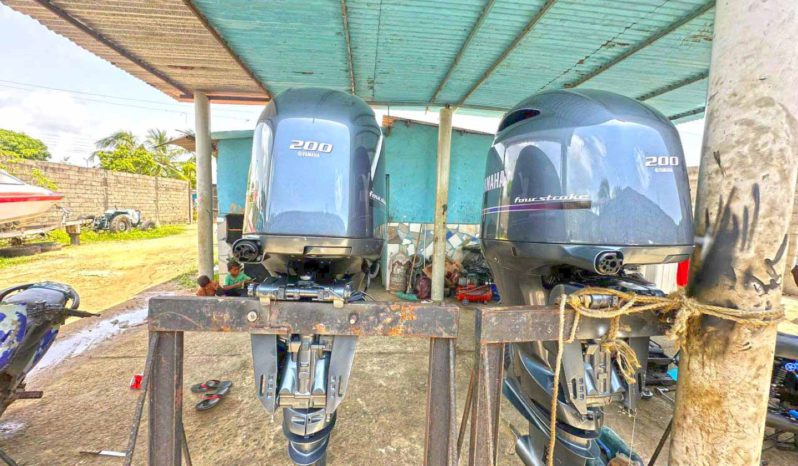
								PAREJA YAMAHA FOUR STROKE 200HP full									