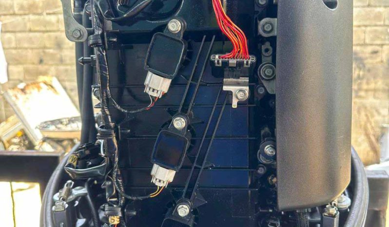 
								PAREJA YAMAHA FOUR STROKE 200HP full									