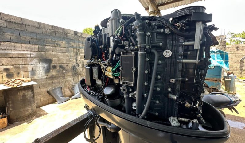 
								PAREJA YAMAHA FOUR STROKE 200HP full									