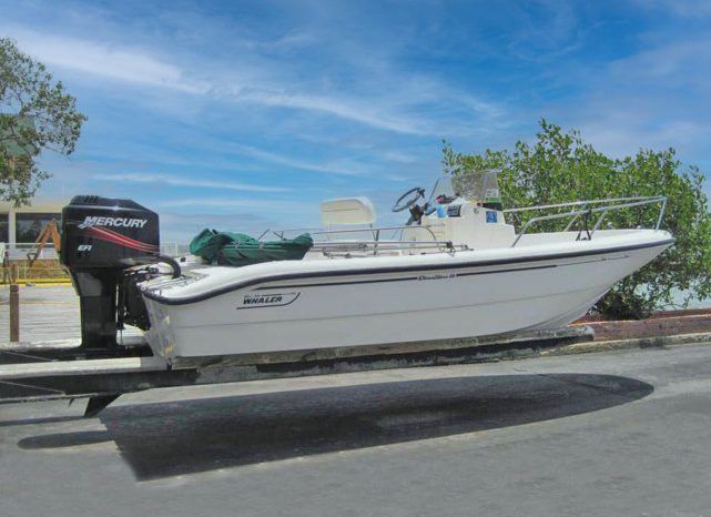 
								BOSTON WHALER DAUNTLESS 180 18.5 full									