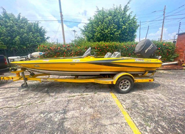 
								TRITON BOATS TR 19 full									