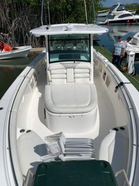 BOSTON WHALER 37