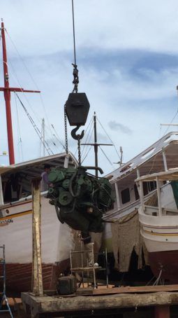 
										BARCO DE PESCA MADERA 10.8 MTS full									