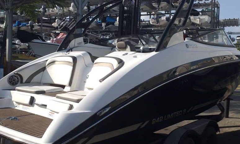 
								YAMAHA LIMITED S 242 24 full									