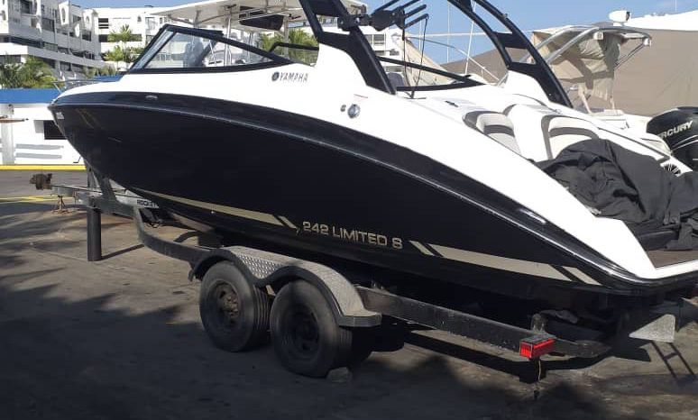 
								YAMAHA LIMITED S 242 24 full									