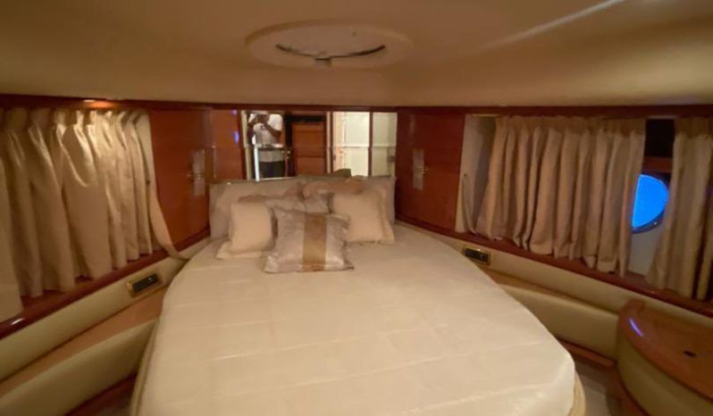 
								AZIMUT 62 full									