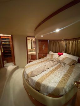 
										AZIMUT 62 full									