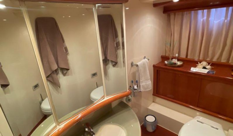 
								AZIMUT 62 full									