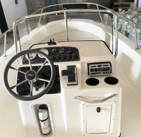
								BOSTON WHALER DAUNTLESS 180 18.5 full									