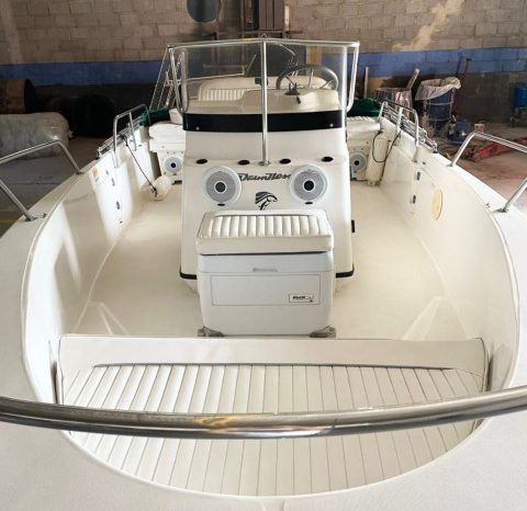 
								BOSTON WHALER DAUNTLESS 180 18.5 full									