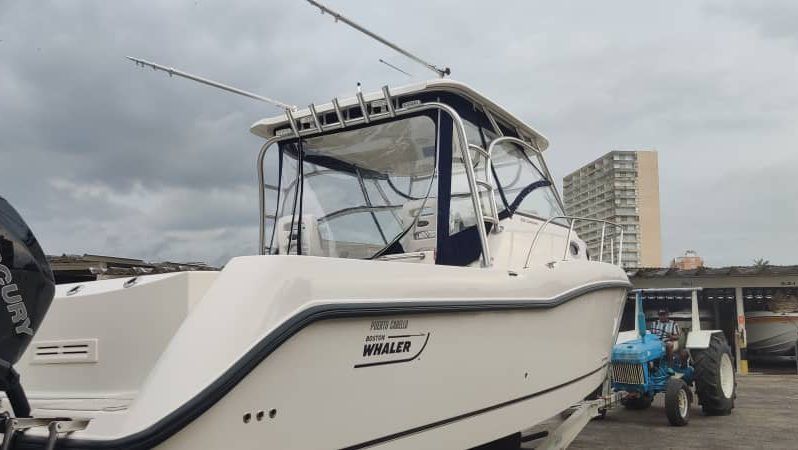 
								BOSTON WHALER 30.5 full									