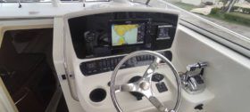 BOSTON WHALER 30.5